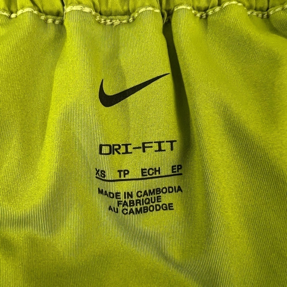 NWT - Nike One Dri-FIT Ultra High-Waisted 3" Brief-Lined Shorts - Size XS - Picture 7 of 9
